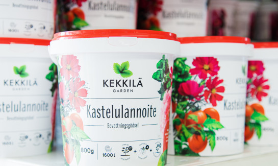 Kastelu lannoitteet kuvassa kekkilän kastelu lannoite